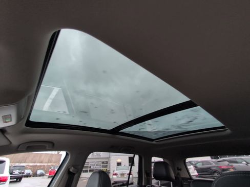 Used 2022 Volkswagen Atlas SEL image 26