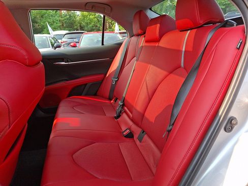 Used 2021 Toyota Camry XSE FWD image 9