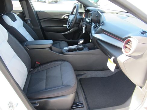 New 2026 Chevrolet Trax RS w/ Driver Confidence Package image 10