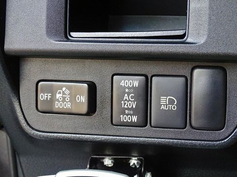Used 2019 Toyota Tacoma TRD Sport w/ Technology Package AWD/4WD image 42