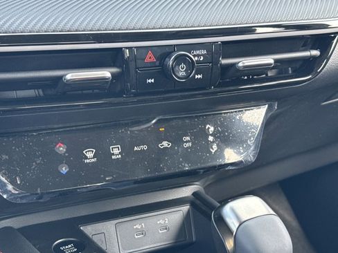 New 2025 Nissan Kicks SR image 18