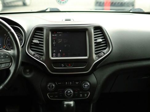 Used 2019 Jeep Cherokee Trailhawk AWD/4WD image 37
