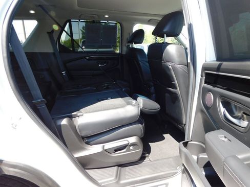 Used 2025 Honda Pilot Touring image 32