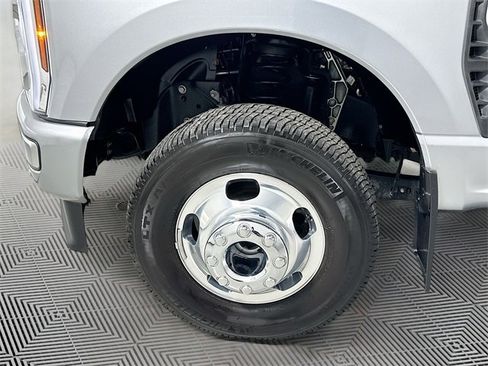 Used 2024 Ford F350 Platinum image 26