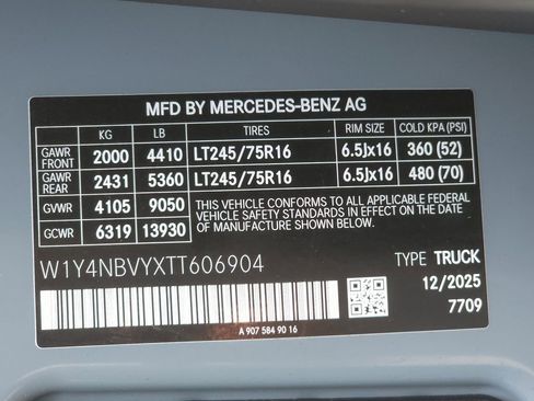 Used 2026 Mercedes-Benz Sprinter 2500 image 35