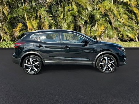 Used 2020 Nissan Rogue Sport SL w/ Premium Package image 4