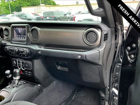 Used 2020 Jeep Gladiator Sport w/ Quick Order Package 24S AWD/4WD image 27