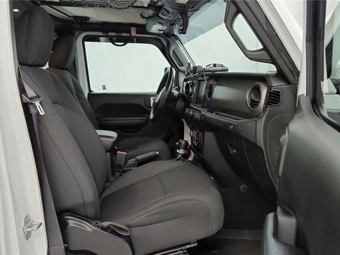 Used 2022 Jeep Wrangler Unlimited Sport image 15