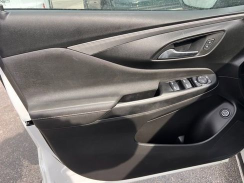 Used 2025 Buick Envista Avenir image 9