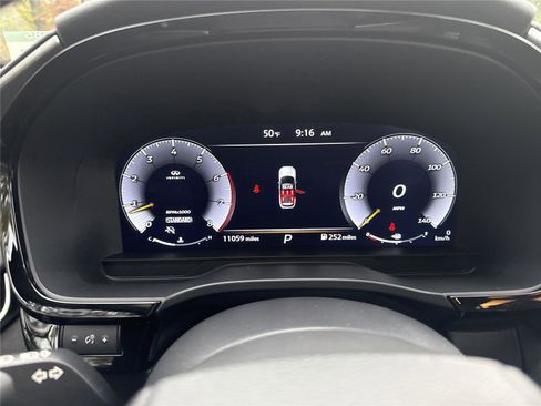 Certified 2025 INFINITI QX60 Luxe image 11