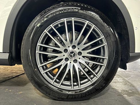 Used 2026 Mercedes-Benz GLC 300 4MATIC image 9