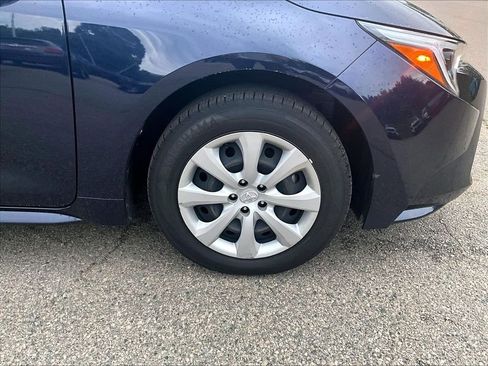 Used 2025 Toyota Corolla LE FWD image 7