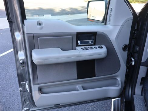 Used 2005 Ford F150 XLT image 23