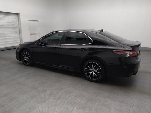 Used 2023 Toyota Camry SE w/ Cold Weather Package FWD image 3