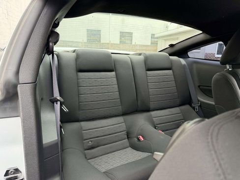 Used 2006 Ford Mustang GT Premium RWD image 14