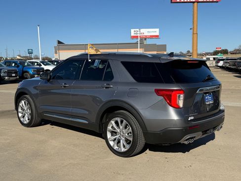 Certified 2022 Ford Explorer Platinum w/ Equipment Group 601A image 7