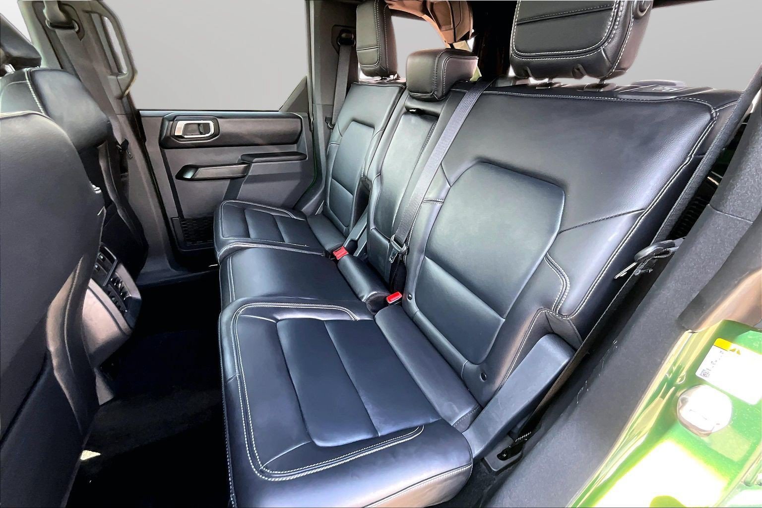 Used 2025 Ford Bronco Outer Banks AWD/4WD image 18