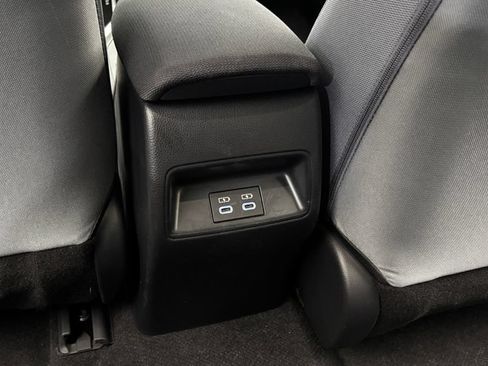 Used 2026 Toyota Corolla SE w/ SE Package FWD image 31