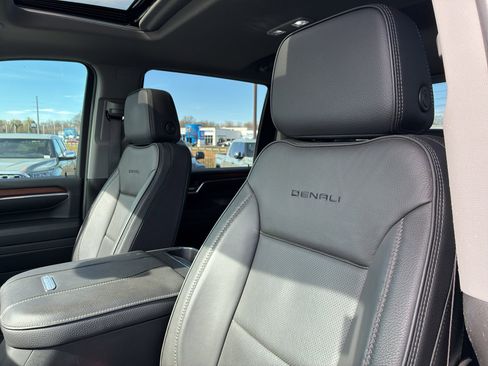 Used 2024 GMC Sierra 2500 Denali w/ Denali Reserve Package image 7