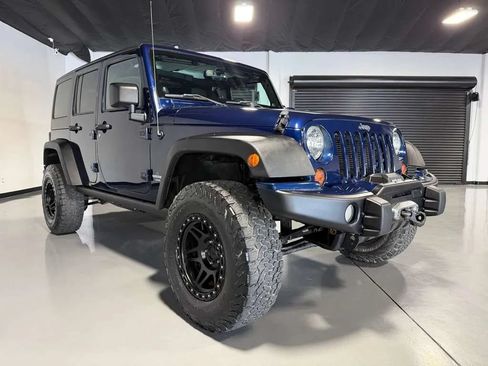 Used 2013 Jeep Wrangler Unlimited Rubicon w/ Connectivity Group AWD/4WD image 3