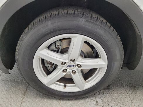 Used 2018 Ford Explorer XLT image 31