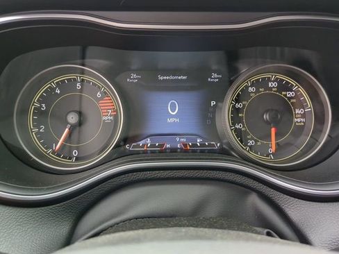 New 2023 Jeep Cherokee Altitude Lux image 28