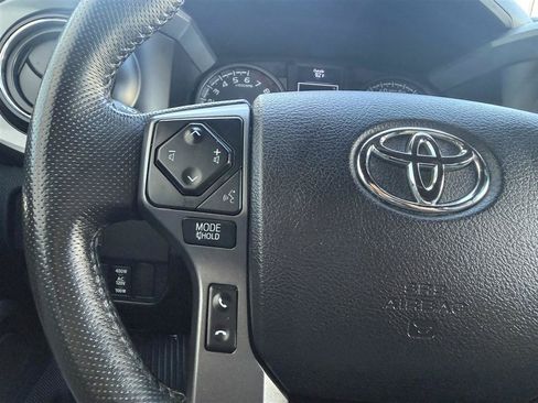 Used 2021 Toyota Tacoma TRD Off-Road w/ Technology Package AWD/4WD image 25
