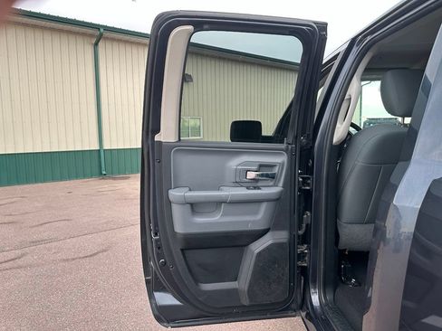 Used 2017 RAM 1500 Classic SLT AWD/4WD image 20