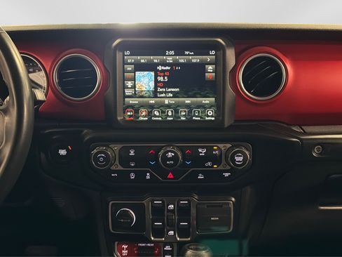 Used 2022 Jeep Wrangler Unlimited Rubicon AWD/4WD image 27