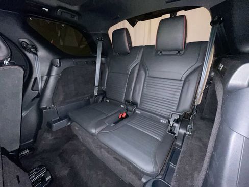 Used 2020 Land Rover Discovery HSE image 24