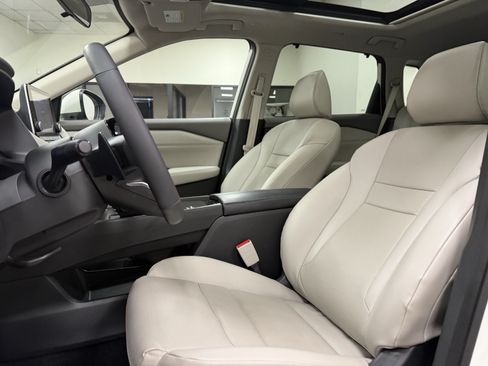 Used 2023 Nissan Rogue SV w/ SV Premium B Package FWD image 12