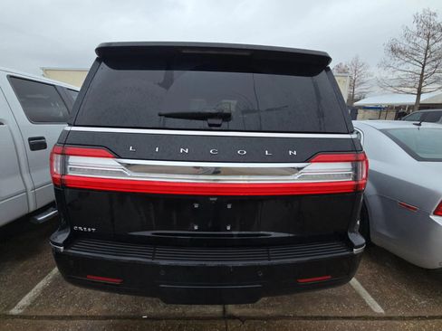 Used 2018 Lincoln Navigator Select w/ Technology Package image 5