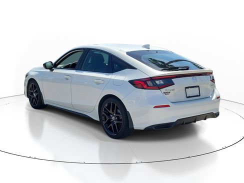 Used 2023 Honda Civic Sport image 4