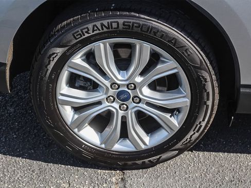 Used 2022 Ford Edge Titanium image 12