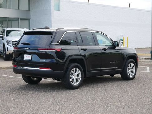 Used 2023 Jeep Grand Cherokee Limited AWD/4WD image 3