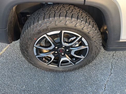 Used 2025 Jeep Compass Trailhawk AWD/4WD image 37