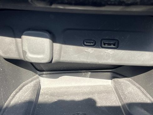 Used 2024 Chevrolet Trax ACTIV w/ Sunroof Package FWD image 24