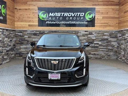 Used 2020 Cadillac XT5 Premium Luxury AWD/4WD image 2