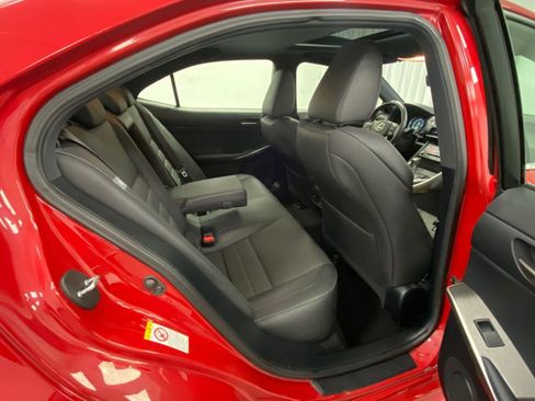 Used 2019 Lexus IS 300 AWD image 31