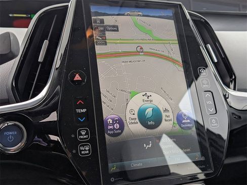 Used 2017 Toyota Prius Prime Premium image 26