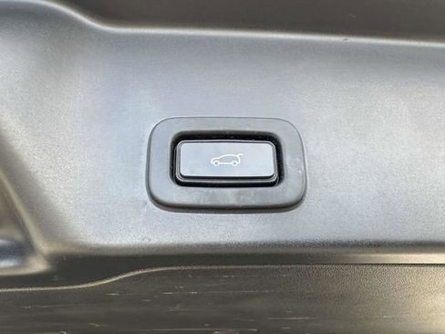 Used 2020 Land Rover Range Rover Evoque First Edition image 29