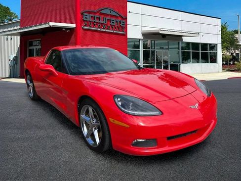 Used 2011 Chevrolet Corvette Coupe w/ 1LT RWD image 2