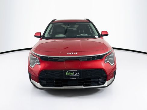 Used 2023 Kia Niro Wave FWD image 2