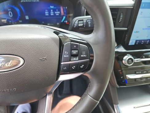 Used 2023 Ford Explorer Platinum w/ Technology Package image 34