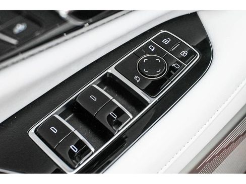 Certified 2025 Cadillac Optiq Sport 1 AWD/4WD image 36