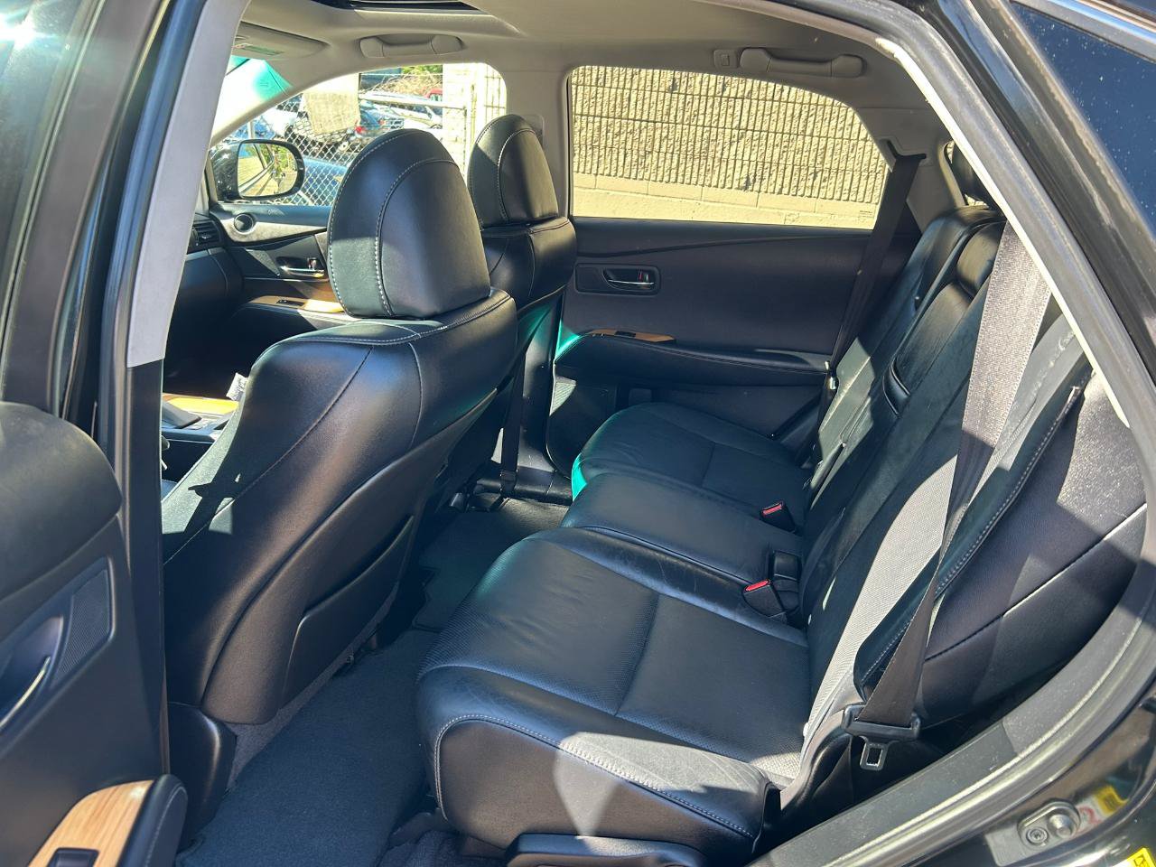 Used 2015 Lexus RX 450h AWD image 19