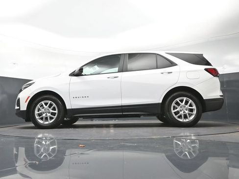 Used 2024 Chevrolet Equinox LS w/ LS Convenience Package FWD image 30