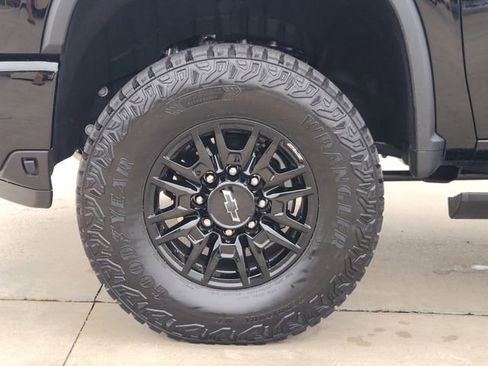 Used 2026 Chevrolet Silverado 2500 ZR2 AWD/4WD image 10