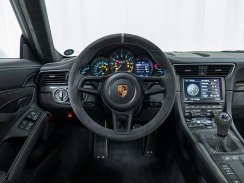 Used 2016 Porsche 911 R RWD image 26