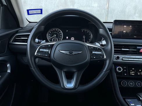 Used 2025 Genesis G70 2.5T image 35